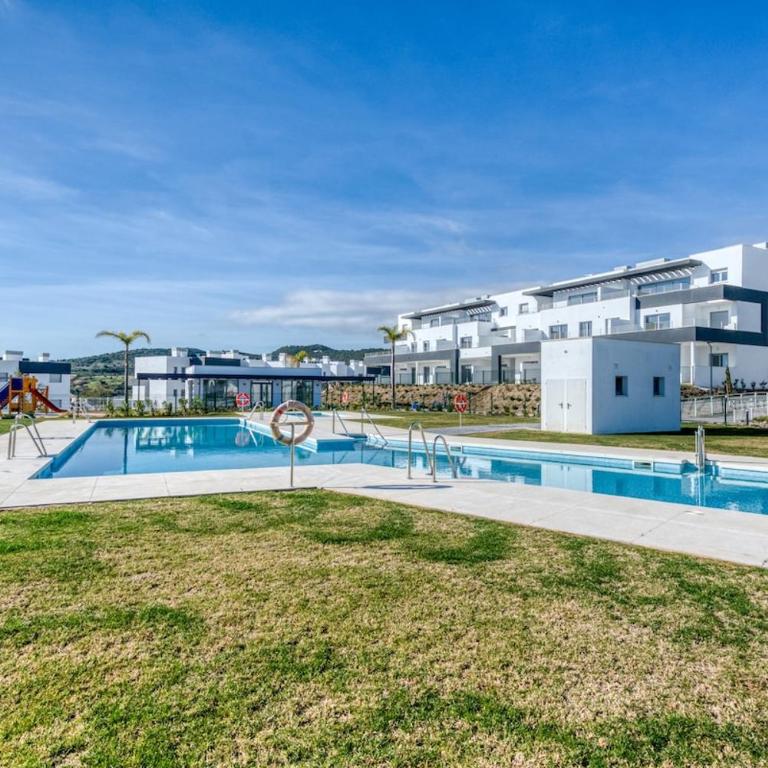 Luxury Coastal Apartment Sea Views Pool & Parking - Apartamento de 3 dormitorios - 5