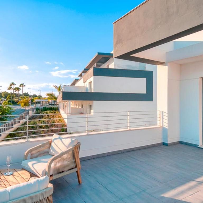 Luxury Coastal Apartment Sea Views Pool & Parking - Apartamento de 3 dormitorios - 15