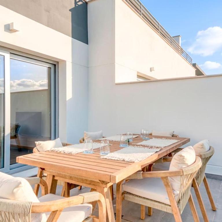 Luxury Coastal Apartment Sea Views Pool & Parking - Apartamento de 3 dormitorios - 34