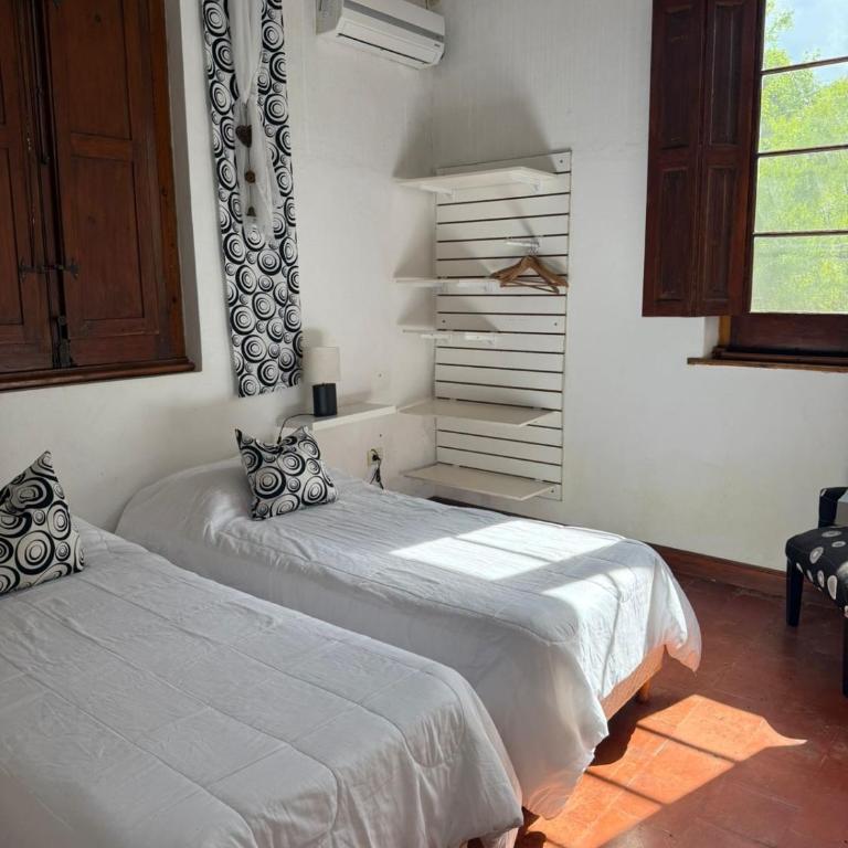 Casa Vieja Ideal for group enjoyment - Six-Bedroom House - 17