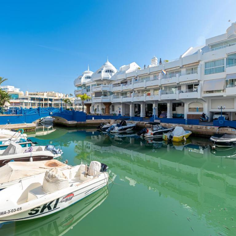Atico dentro de la Isla Puerto Marina - Holiday Rentals Apartment - Three-Bedroom Apartment - 59