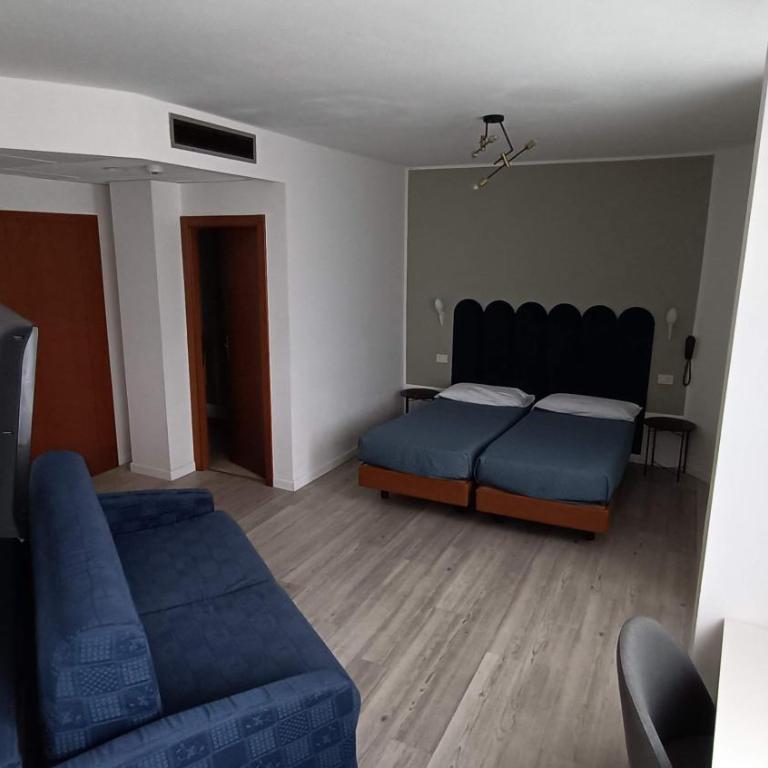 Hotel Everest Arco - Camera Quadrupla Economy - 10