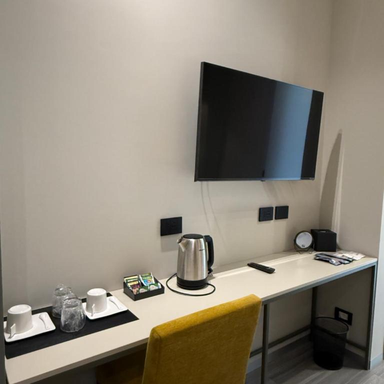 WakeApp Tech B&B - Double Room with Private Bathroom - 9