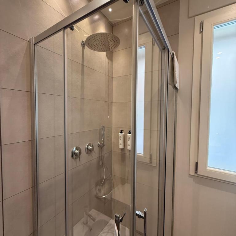 WakeApp Tech B&B - Double Room with Private Bathroom - 2
