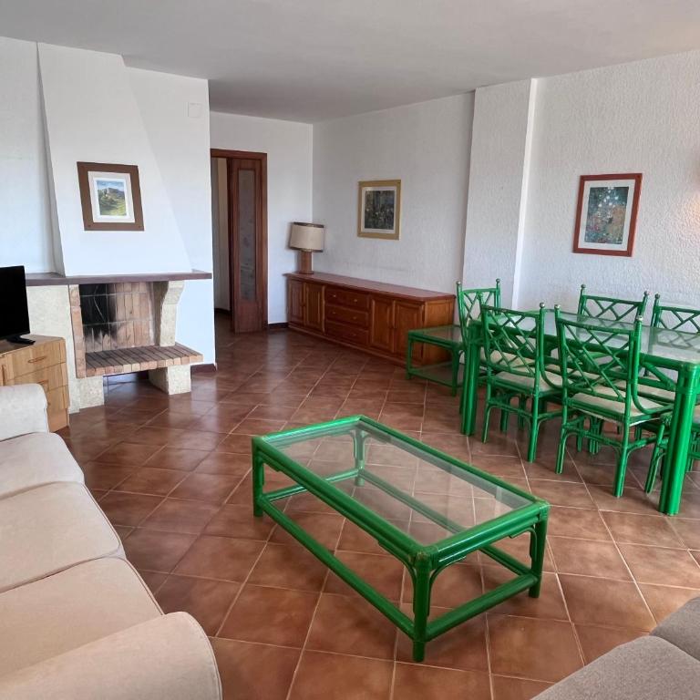 Bertur Rodes - Apartamento de 3 dormitorios con vistas al mar - 11