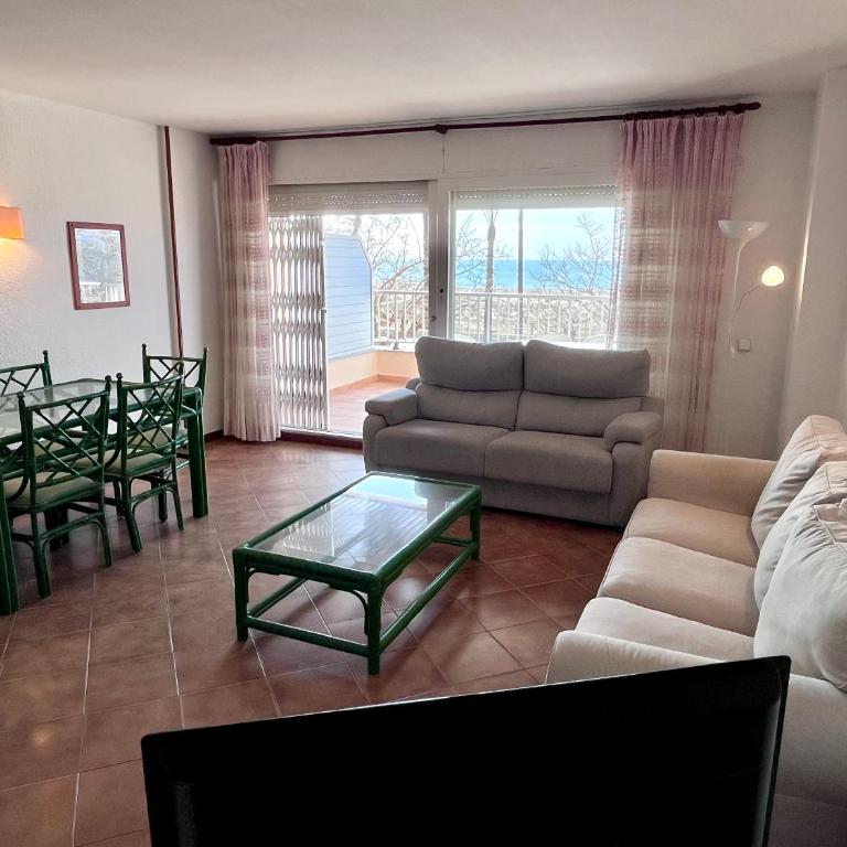 Bertur Rodes - Apartamento de 3 dormitorios con vistas al mar - 17