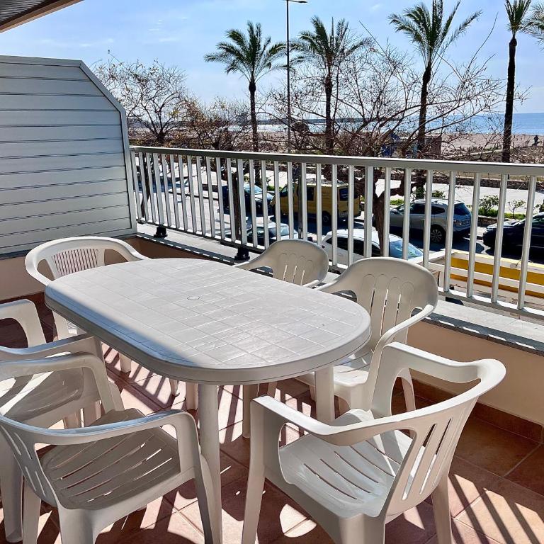 Bertur Rodes - Apartamento de 3 dormitorios con vistas al mar - 22