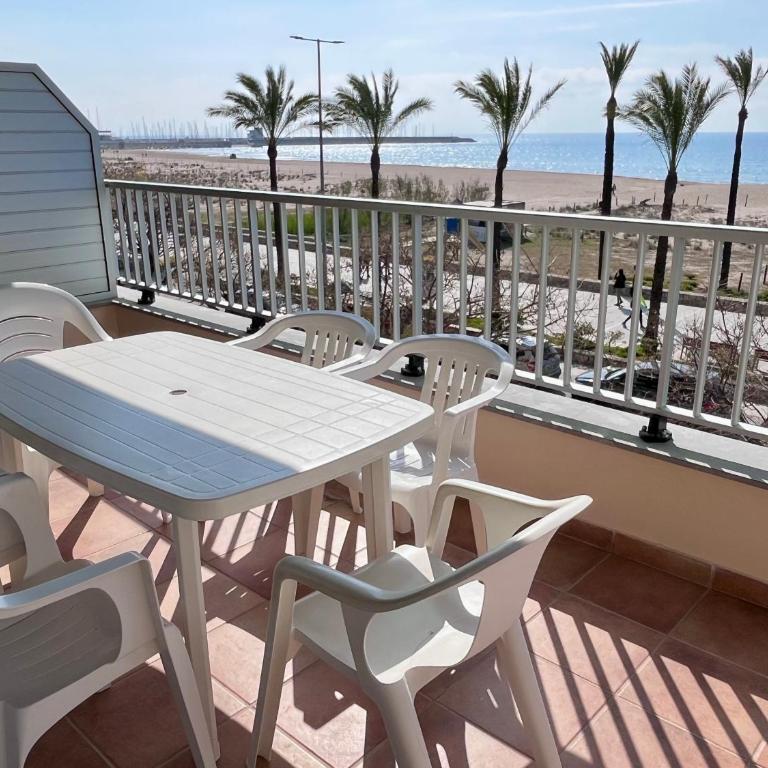 Bertur Rodes - Apartamento de 3 dormitorios con vistas al mar - 12