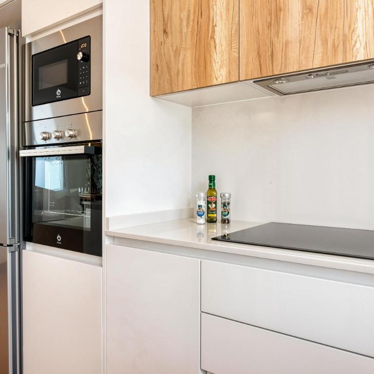 Stunning House, 3BR, HOT TUB, WIFI, Parking - Casa Vacacional de 3 dormitorios - 34