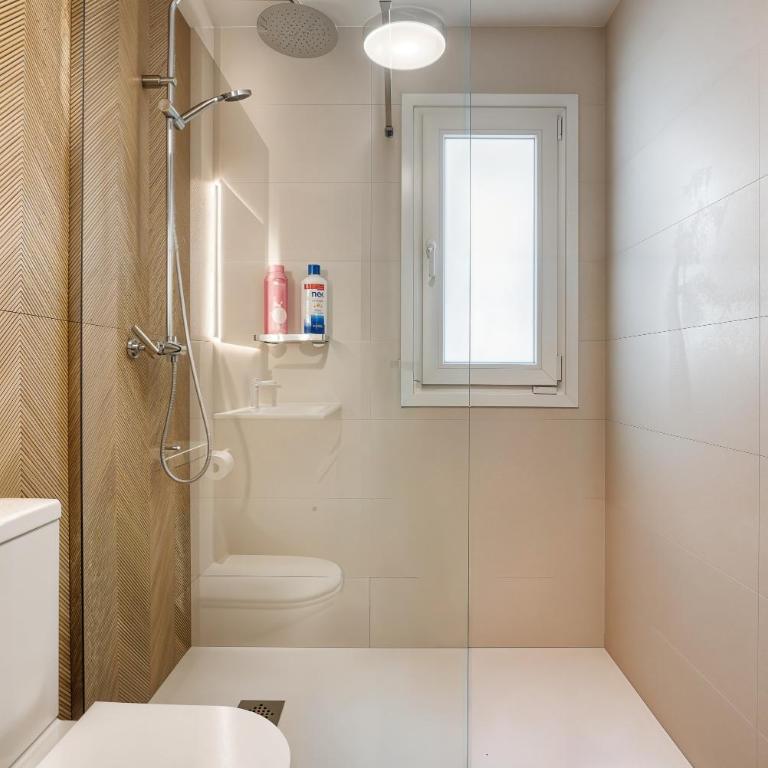 Stunning House, 3BR, HOT TUB, WIFI, Parking - Casa Vacacional de 3 dormitorios - 38