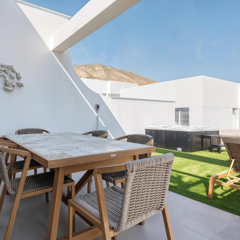 Stunning House, 3BR, HOT TUB, WIFI, Parking - Casa Vacacional de 3 dormitorios - 54