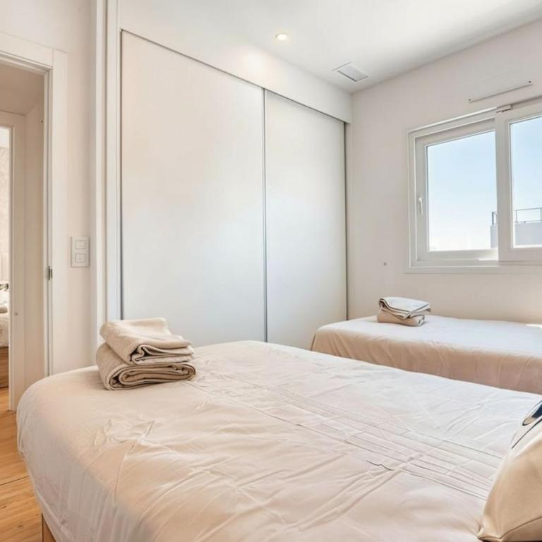Stunning House, 3BR, HOT TUB, WIFI, Parking - Casa Vacacional de 3 dormitorios - 60