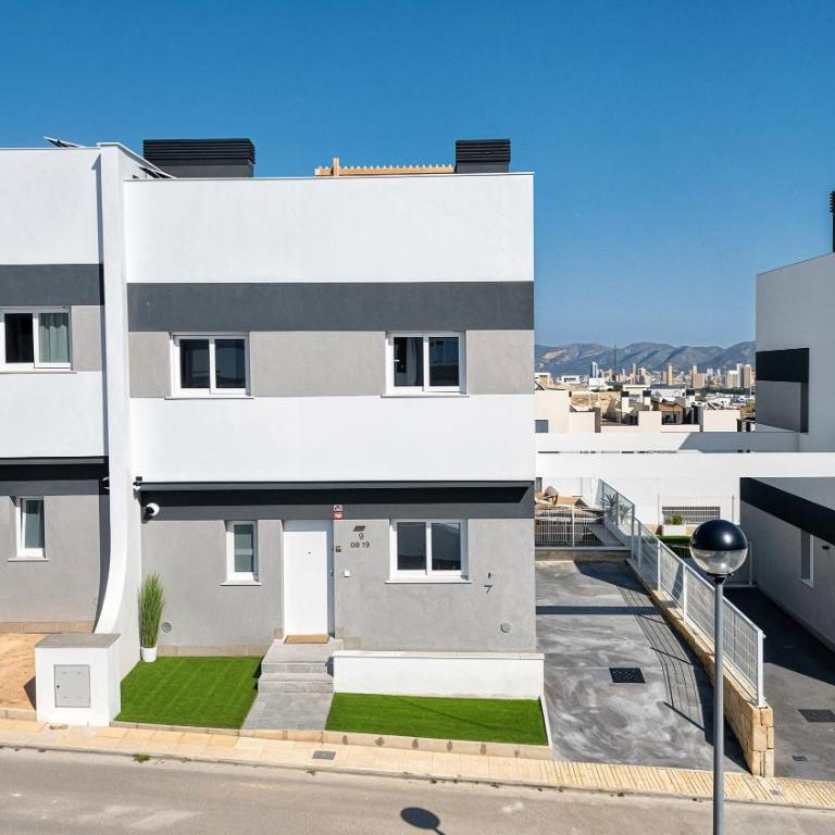 Stunning House, 3BR, HOT TUB, WIFI, Parking - Casa Vacacional de 3 dormitorios - 72