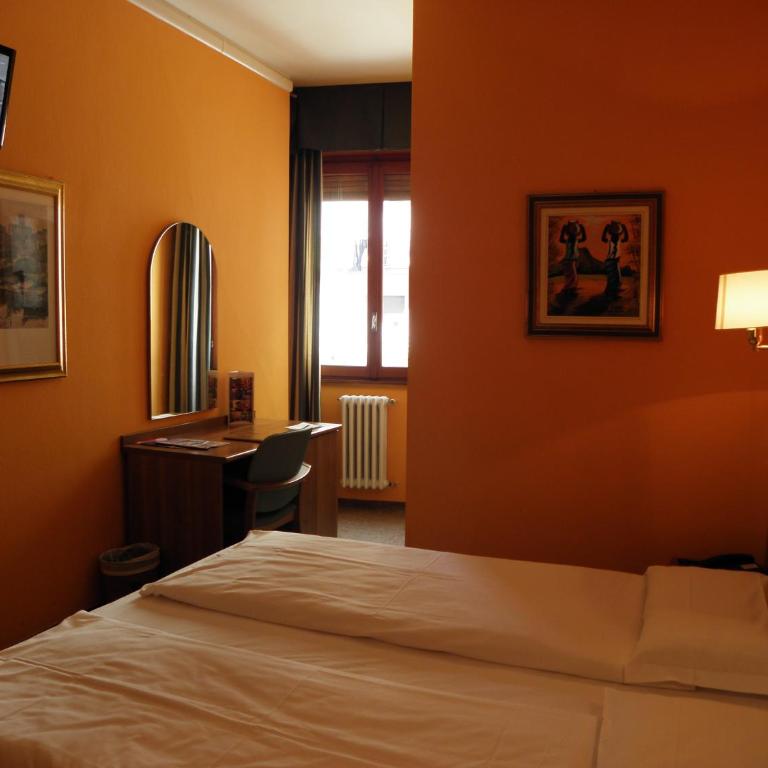 Hotel Corona - Economy Doppelzimmer - 4