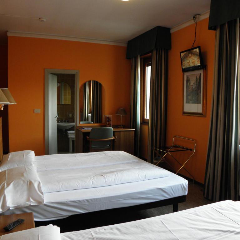 Hotel Corona - Dreibettzimmer Economy - 2