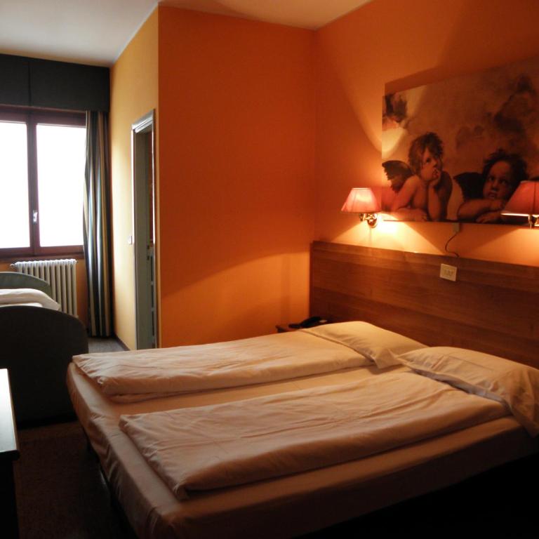 Hotel Corona - Dreibettzimmer Economy - 1