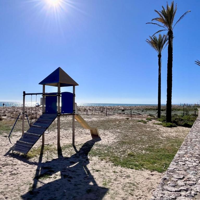 Bertur Rodes - Apartamento de 3 dormitorios con vistas al mar - 27