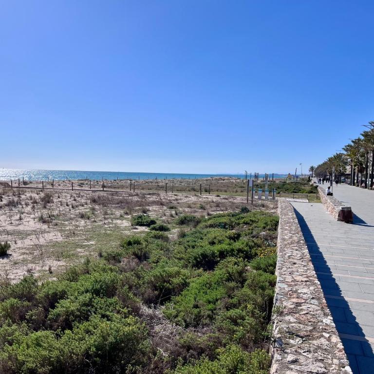Bertur Rodes - Apartamento de 3 dormitorios con vistas al mar - 25