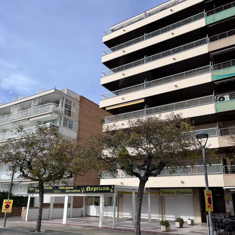 Bertur Rodes - Apartamento de 3 dormitorios con vistas al mar - 29