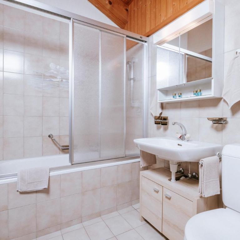 Alpenhotel zur Wildi Lauchernalp - Familienzimmer - 2