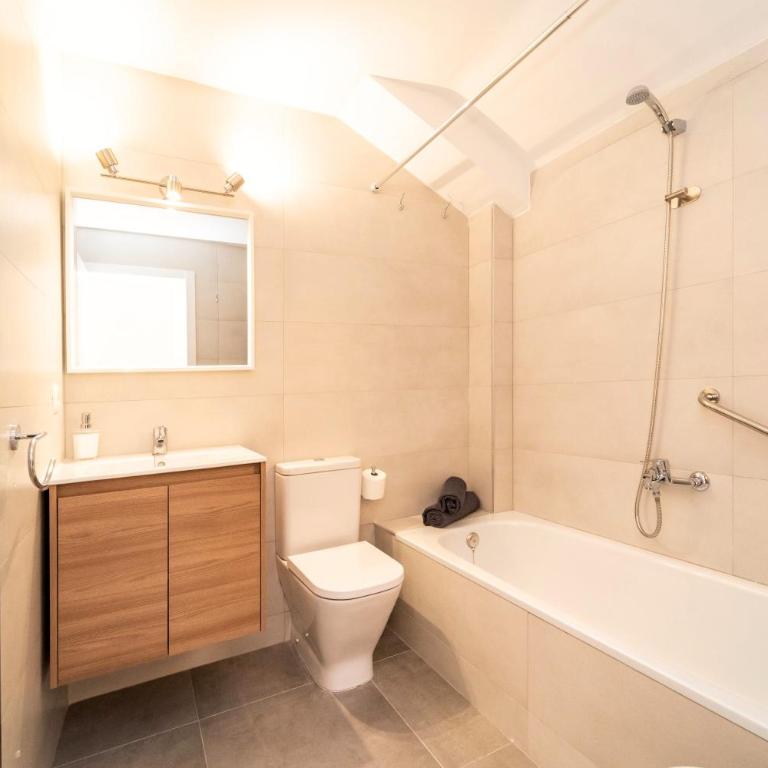 Attic Duplex Apartment with 4 terraces & 5 min walk to Beach - Apartamento Dúplex - 22