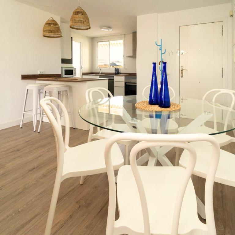 Attic Duplex Apartment with 4 terraces & 5 min walk to Beach - Apartamento Dúplex - 12