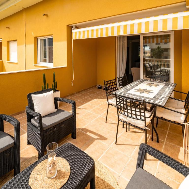 Attic Duplex Apartment with 4 terraces & 5 min walk to Beach - Apartamento Dúplex - 8