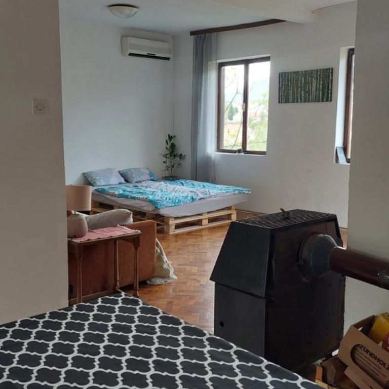 Green Hideaway - One-Bedroom House - 6