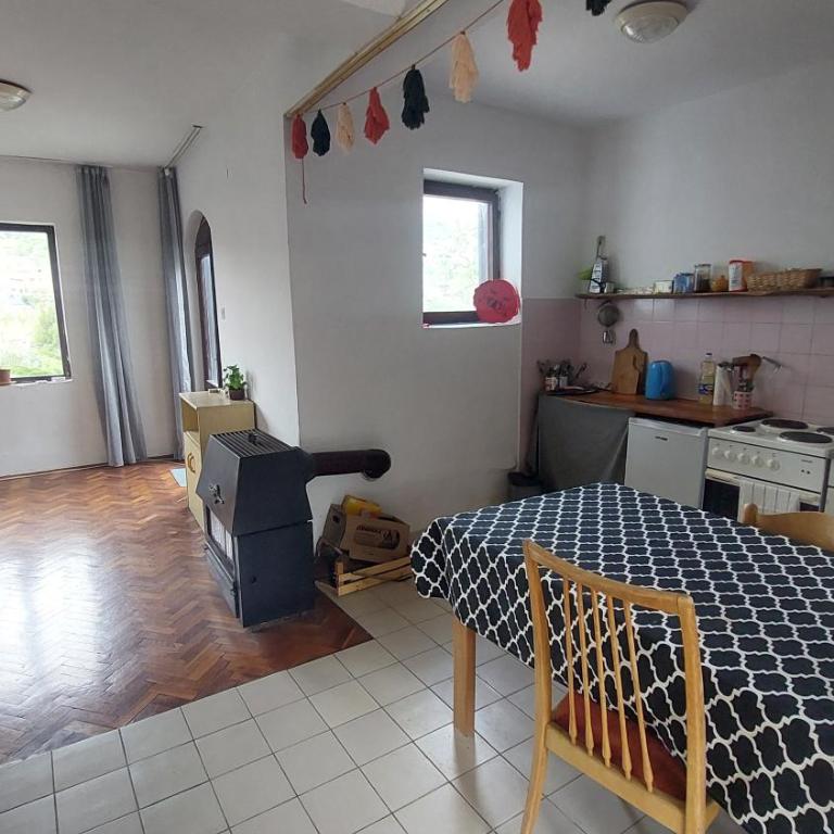 Green Hideaway - One-Bedroom House - 5