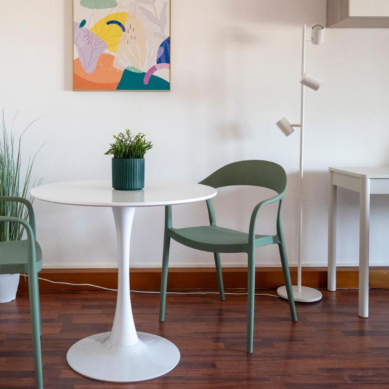 BOTANICA PIO X - Botanic Rooms Modern Design Stay - Direct Tram to Venice - Double Room with Shared Bathroom - 10