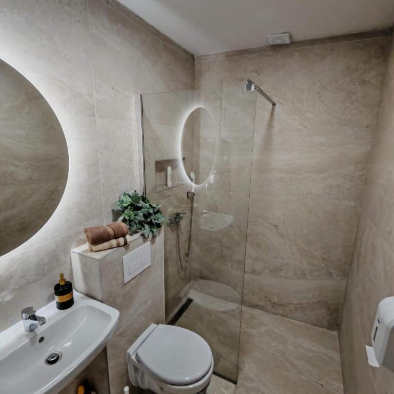 A1 - Airport Belgrade Apartment - Komfor Trokrevetna Soba - 6