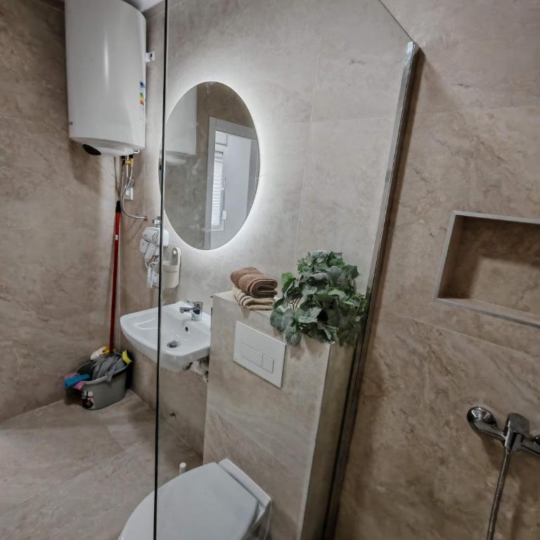 A1 - Airport Belgrade Apartment - Komfor Trokrevetna Soba - 4