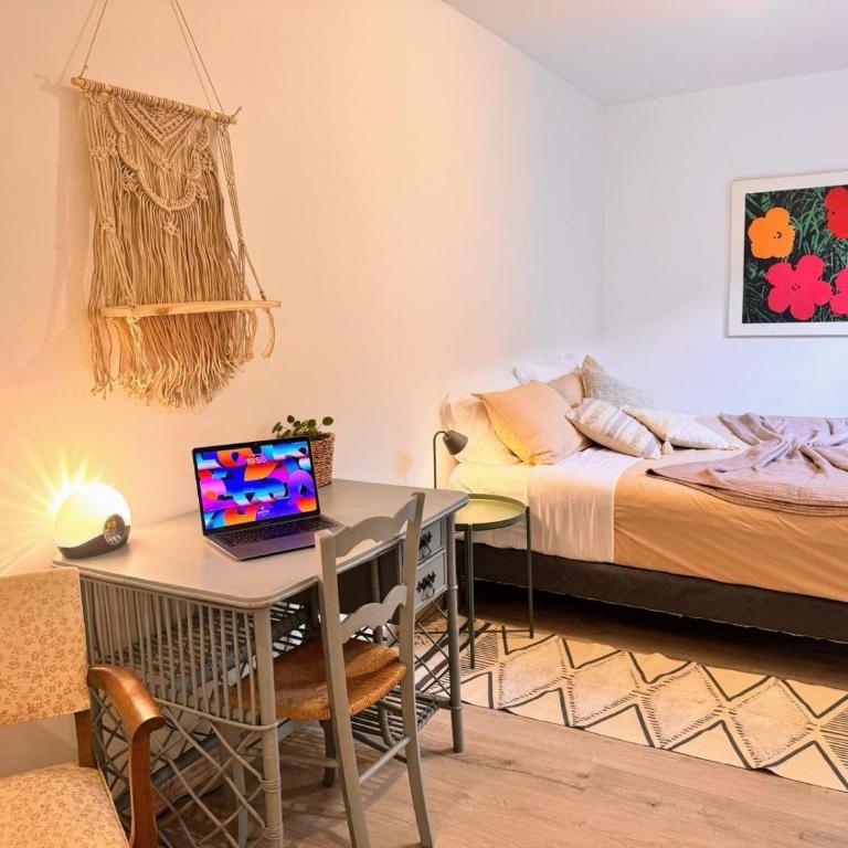 Maison Langevin 2-Bedroom House with Cozy Garden & Patio - Maison 2 Chambres - 9