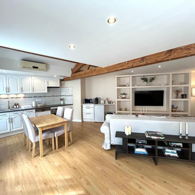 Le Chalet - maison avec jardin et parking - Maison 1 Chambre - 1