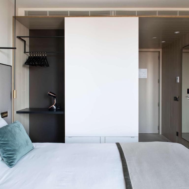Occidental Barcelona 1929 - Superior Double Room - 4