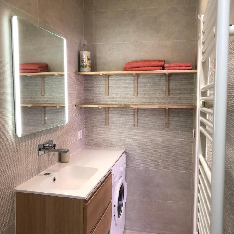 Un petit nid au calme, à 4 minutes de la plage ! - One-Bedroom Apartment - 4