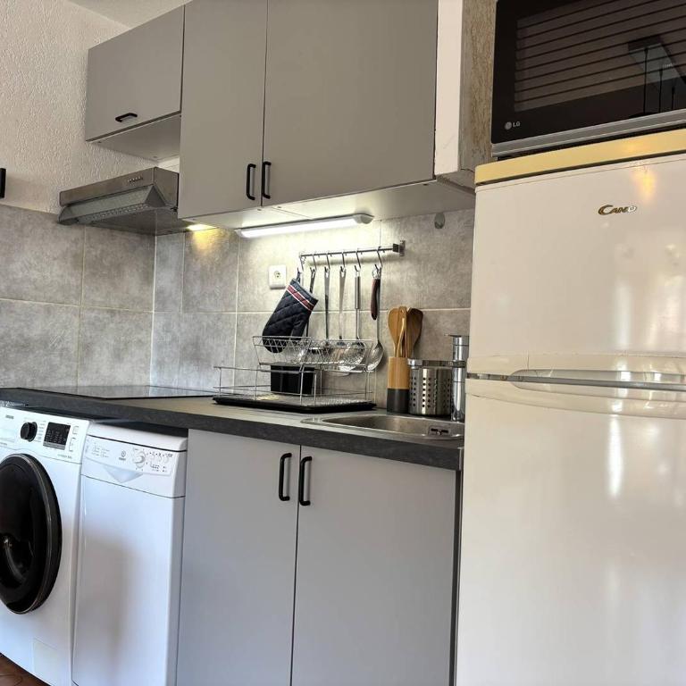 LAL577-B204 Appartement 2 pièces- 4 couchages- LA LONDE LES MAURES - Apartamento con balcón - 13