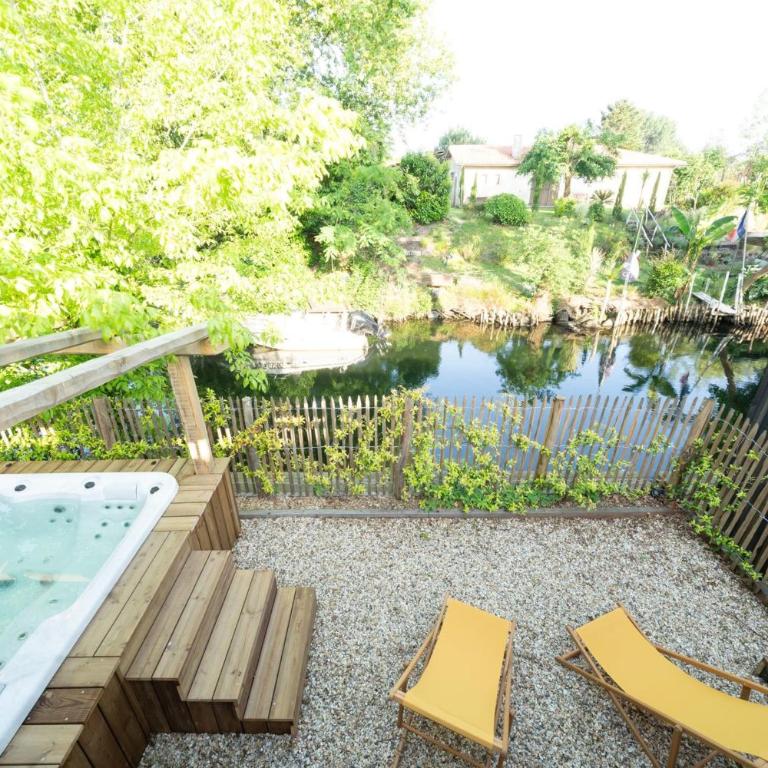 Villa with Spa and Private Canal Access - Casa Vacanze - 2