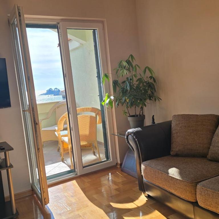 Maria Apartments - One-Bedroom Apartment - 1