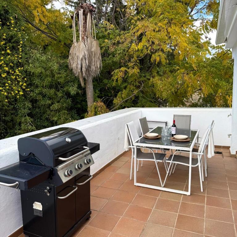 West-Facing Penthouse Roof Terrace Overlooking Pool Walk to Tennis and Golf - Apartamento de 2 dormitorios - 12