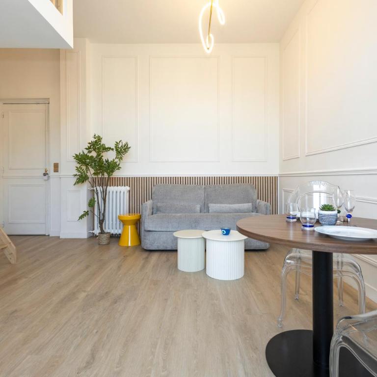 LV1 Au cœur de l'Avenue des Champs-Elysées Arc de Triomphe - One-Bedroom Apartment with Balcony - 12