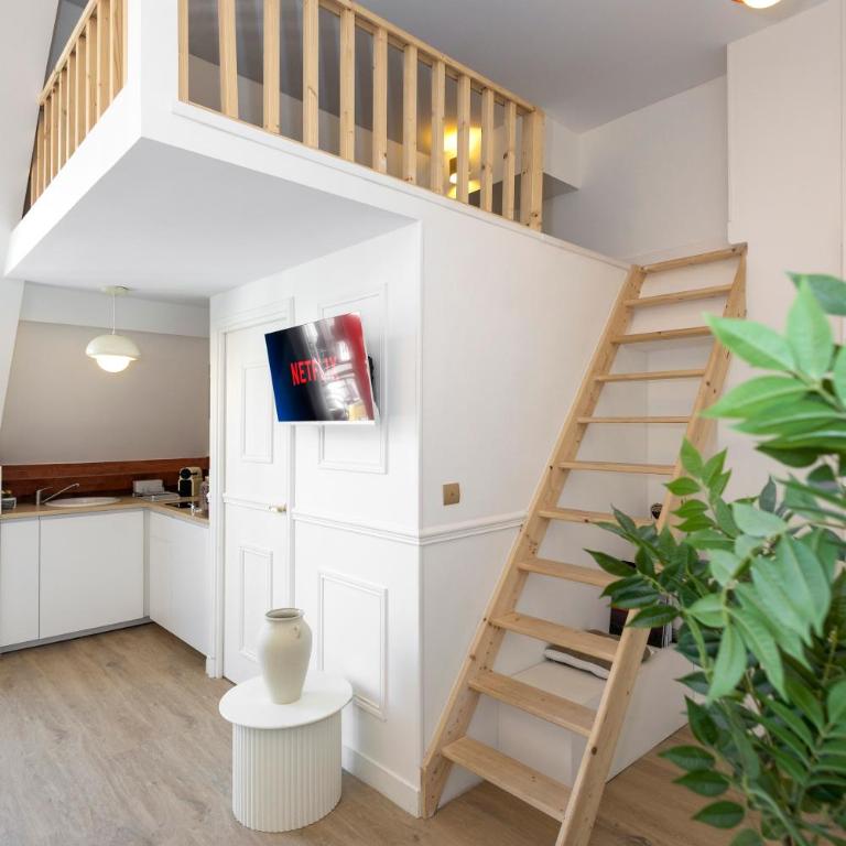 LV1 Au cœur de l'Avenue des Champs-Elysées Arc de Triomphe - One-Bedroom Apartment with Balcony - 14