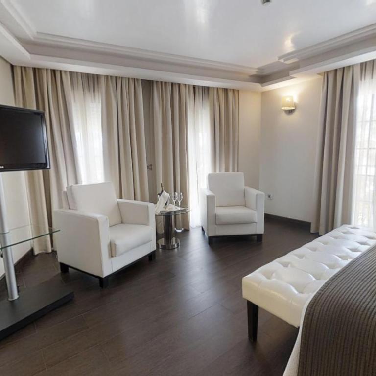 Vincci Selección Aleysa - Suite city view for 4 Guests - 8