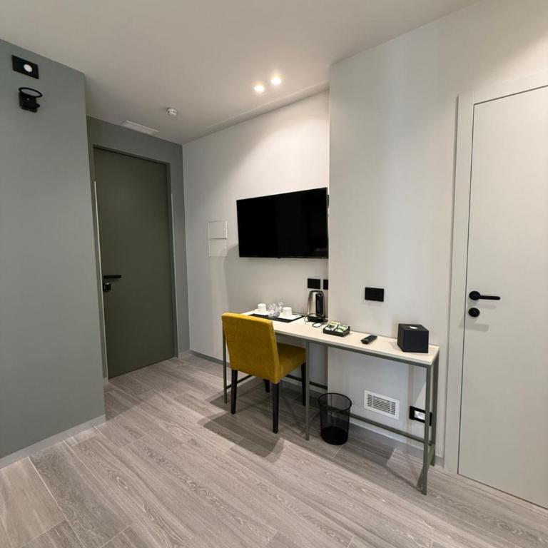 WakeApp Tech B&B - Double or Twin Room with Balcony - 4
