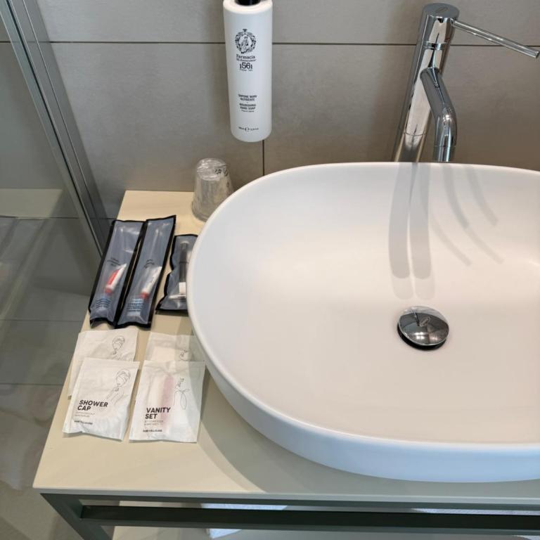 WakeApp Tech B&B - Double or Twin Room with Balcony - 12