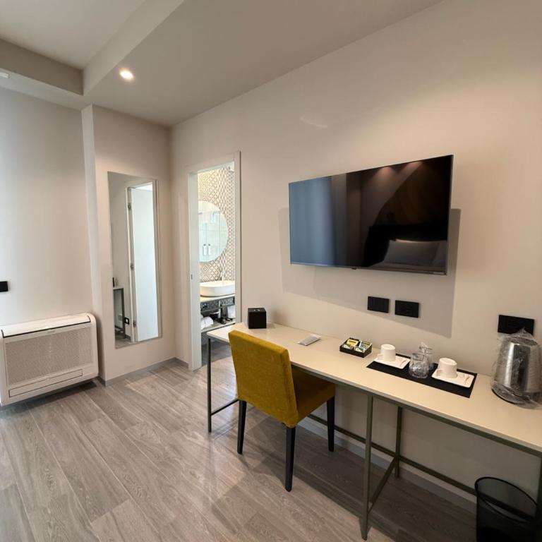 WakeApp Tech B&B - Double or Twin Room with Balcony - 4