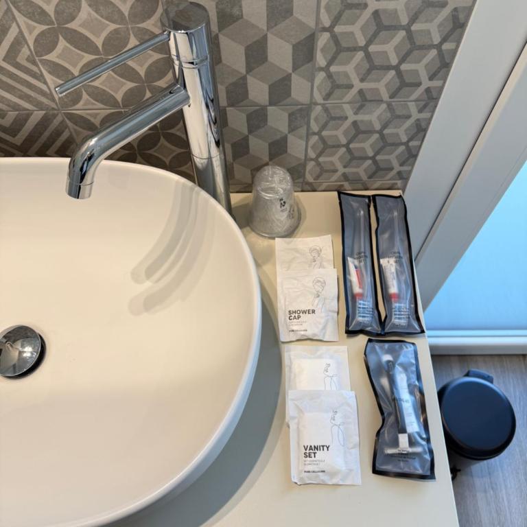 WakeApp Tech B&B - Double or Twin Room with Balcony - 12