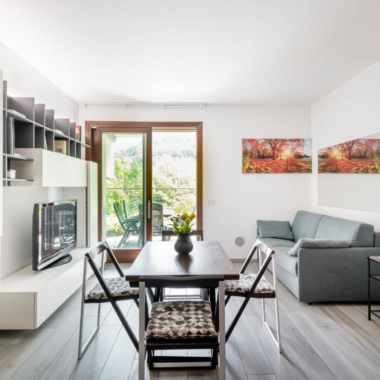 EASYLIFE - Como - Crotta 3 - Argegno - Appartamento con 2 Camere da Letto - 2