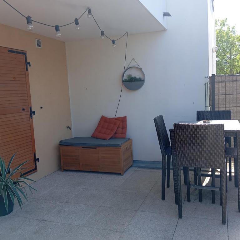 Cocon Chic avec Terrasse XL, climatisation et parking - Apartamento de 1 dormitorio - 1