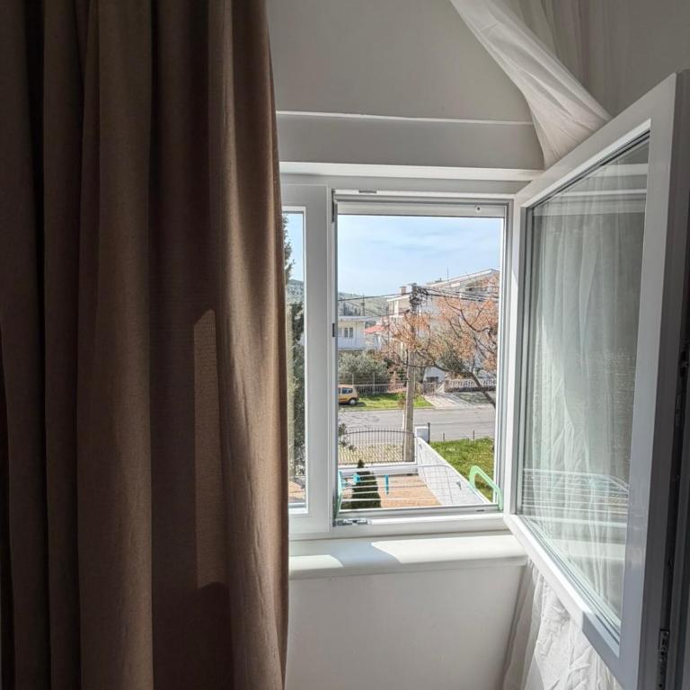 Riva Lux Apartments - Deluks Dvokrevetna Soba sa Bračnim Krevetom i Balkonom - 2